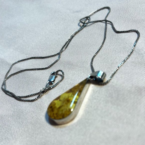 Silver encased Flowers in Resin - Picture 4 of 4